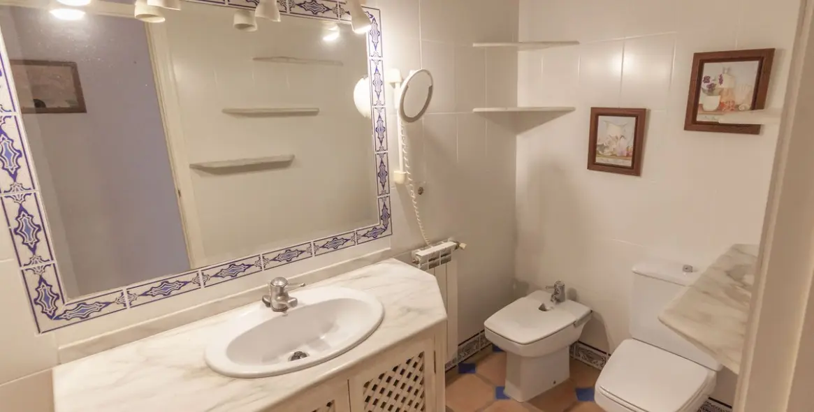 Sale of penthouse in Estepona 15