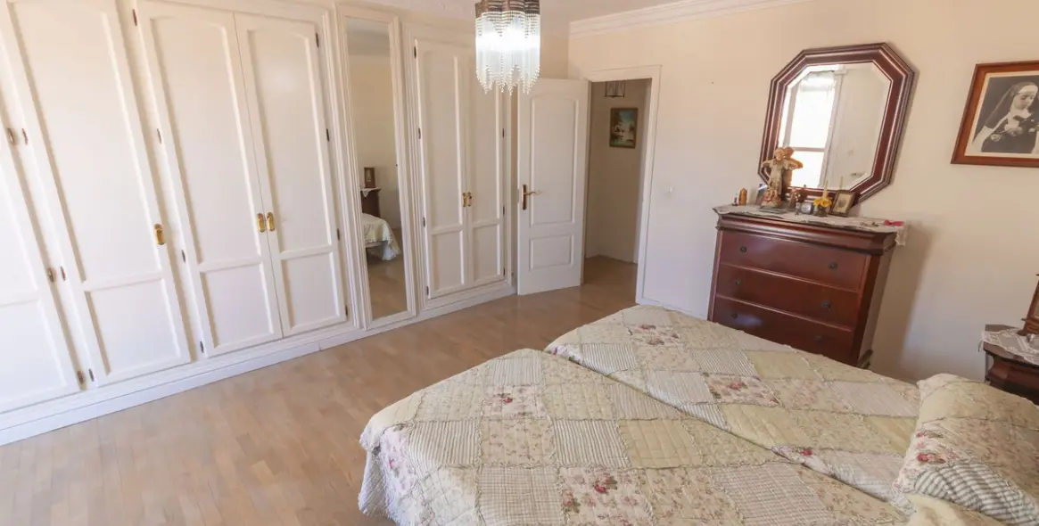 Sale of penthouse in Estepona 19