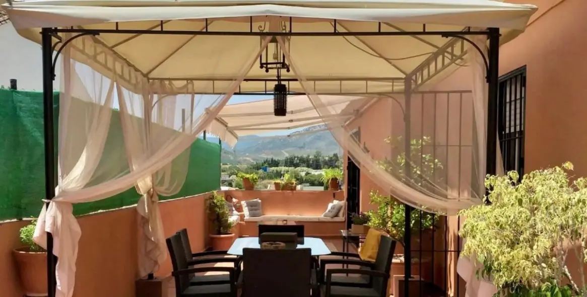 Sale of detached villa in La Quinta 1