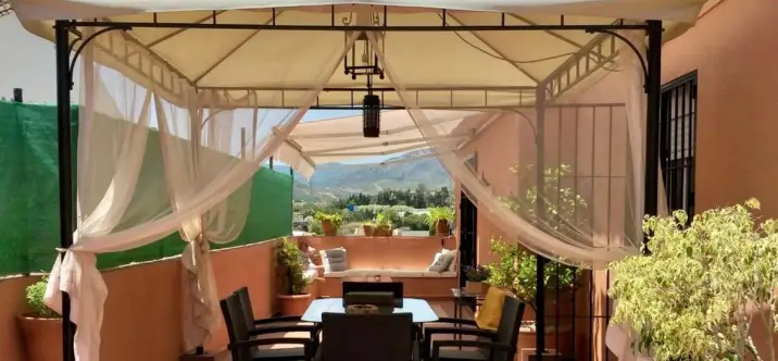 Sale of detached villa in La Quinta 0