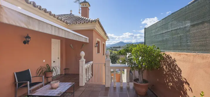 Sale of detached villa in La Quinta 2