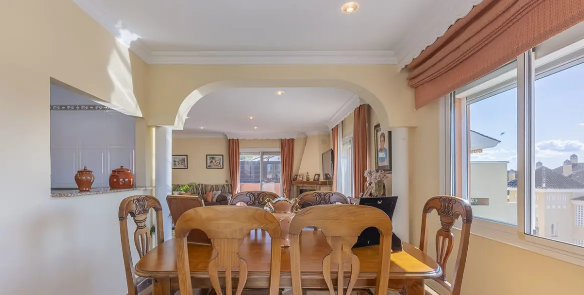 Sale of detached villa in La Quinta 14