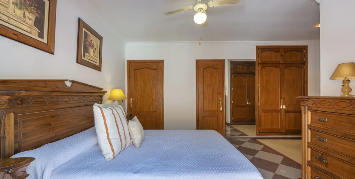 Sale of detached villa in La Quinta 19