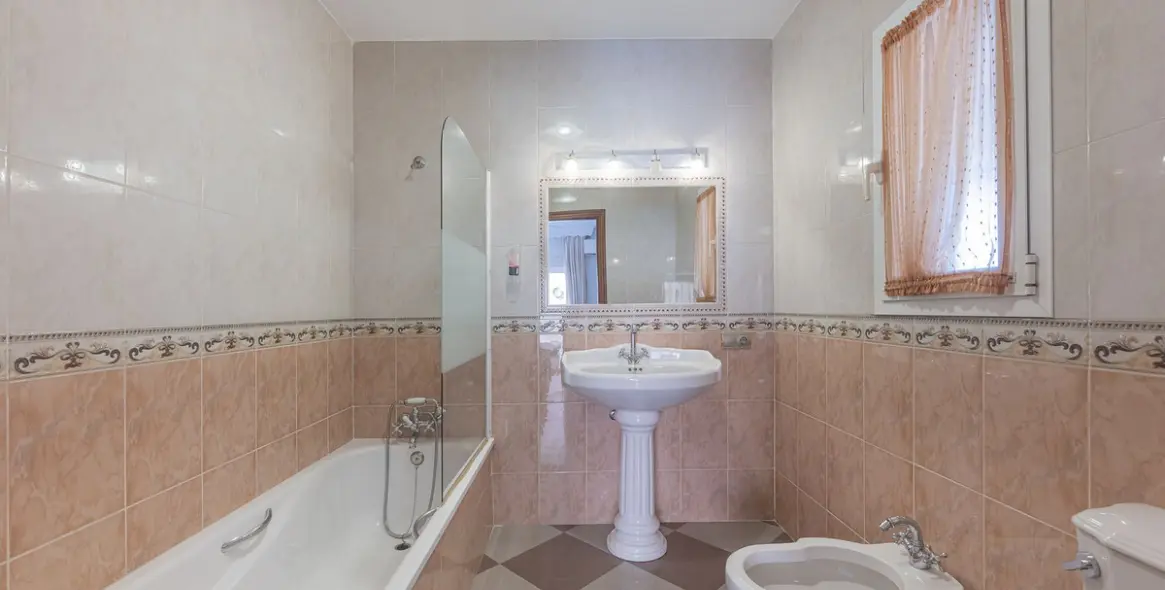 Sale of detached villa in La Quinta 20