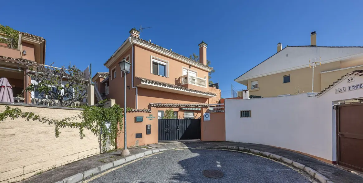 Продажа  отдельно стоящей виллы в La Quinta 31