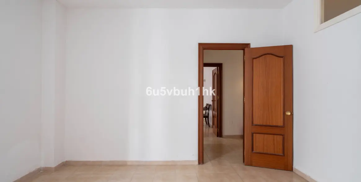 Sale of ground floor apartment in Malaga (district Málaga Centro) 5