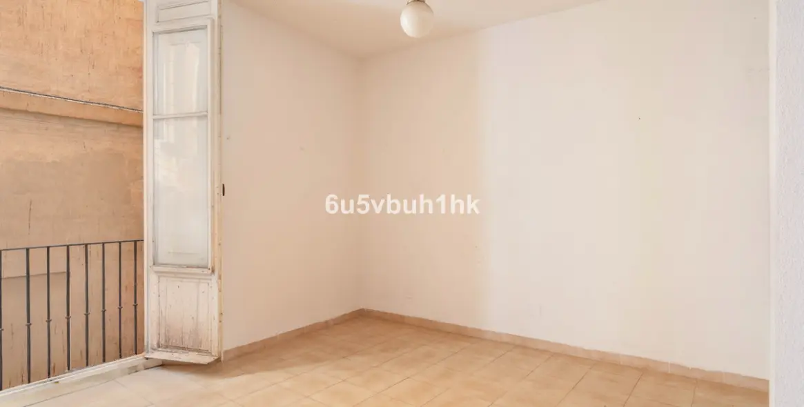 Sale of ground floor apartment in Malaga - Centro 13