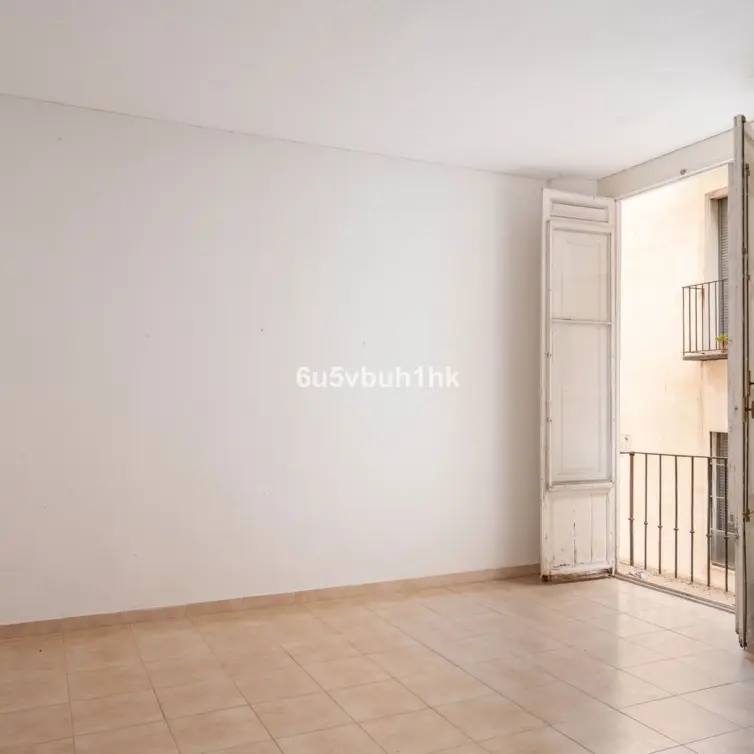 Sale of ground floor apartment in Malaga - Centro