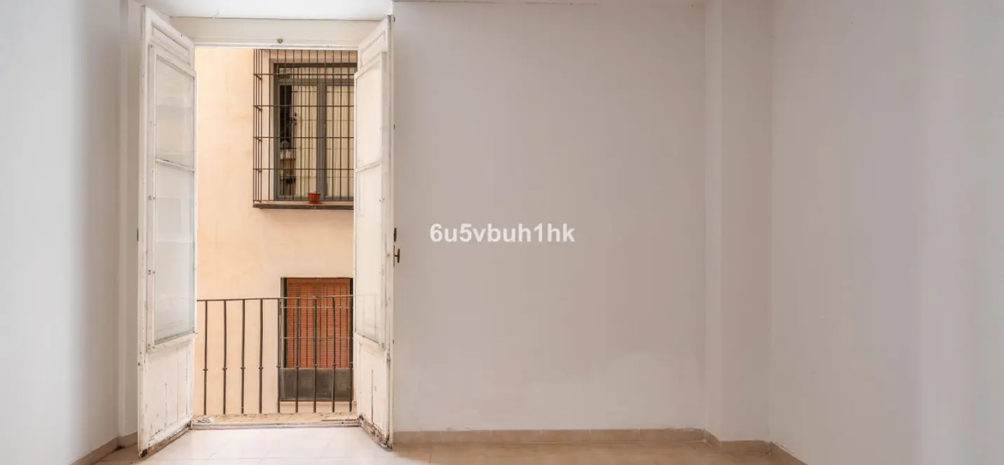Sale of ground floor apartment in Malaga - Centro 4
