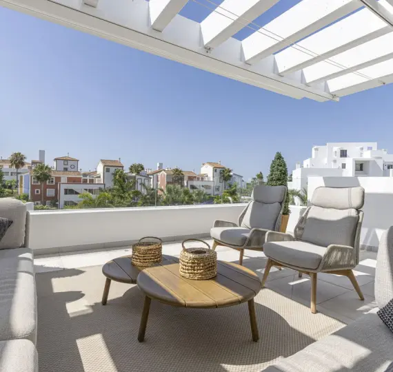 Sale of penthouse in El Paraiso
