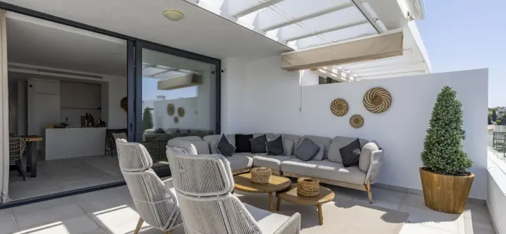 Sale of penthouse in El Paraiso 3