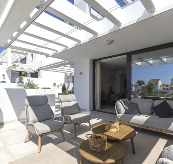 Sale of penthouse in El Paraiso