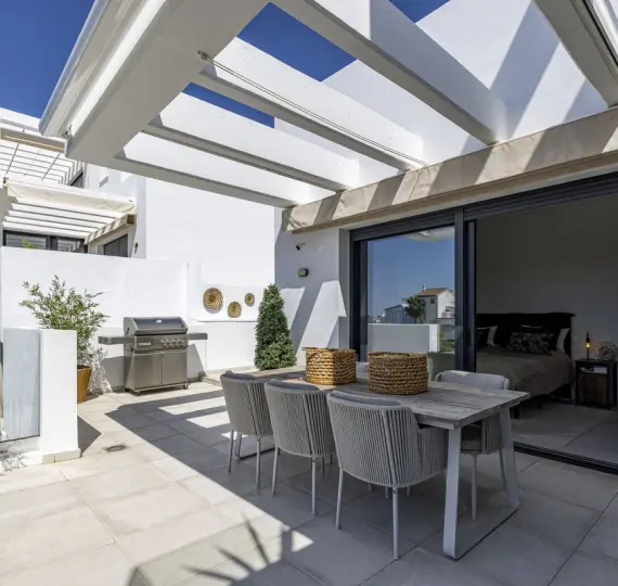 Sale of penthouse in El Paraiso