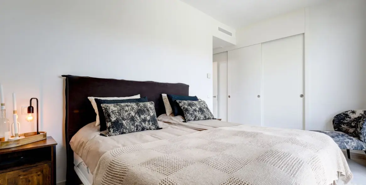 Sale of penthouse in El Paraiso 19