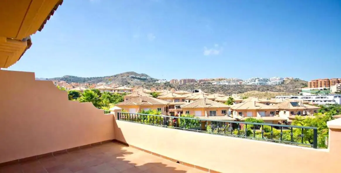 Продажа дома на две семьи в Riviera del Sol 7