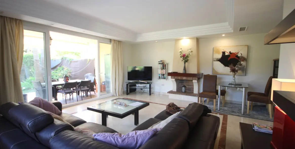 Продажа дома на две семьи в Riviera del Sol 19