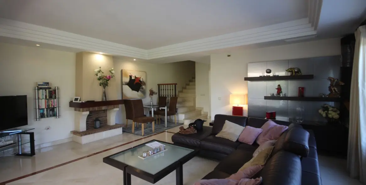 Продажа дома на две семьи в Riviera del Sol 20