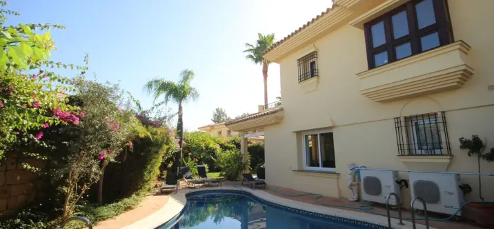 Продажа дома на две семьи в Riviera del Sol 0