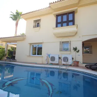 Продажа дома на две семьи в Riviera del Sol