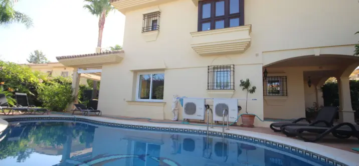 Продажа дома на две семьи в Riviera del Sol 3