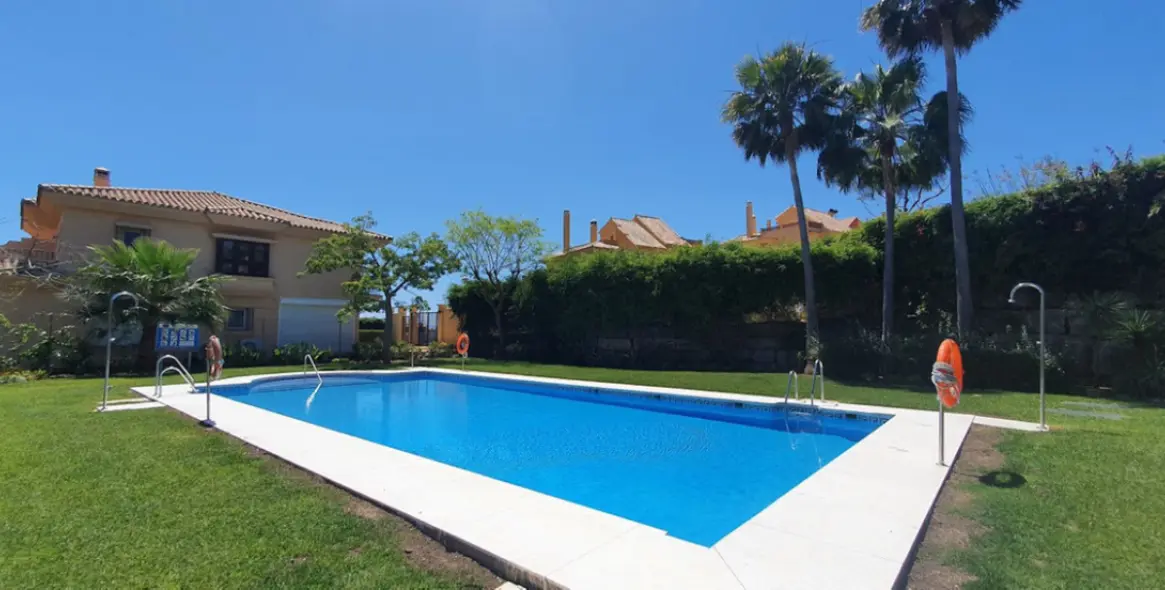 Продажа дома на две семьи в Riviera del Sol 5