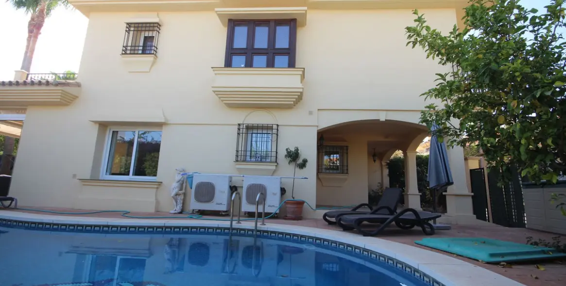 Продажа дома на две семьи в Riviera del Sol 12