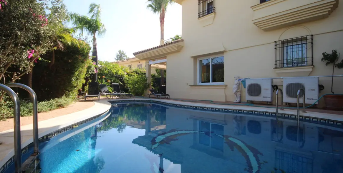 Продажа дома на две семьи в Riviera del Sol 13