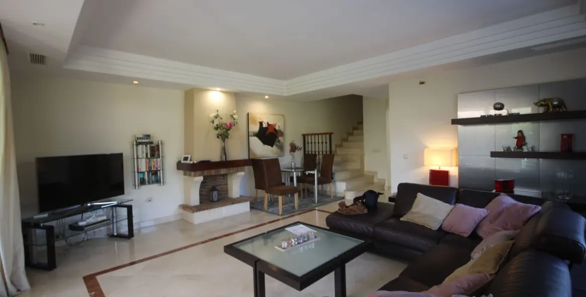 Продажа дома на две семьи в Riviera del Sol 21