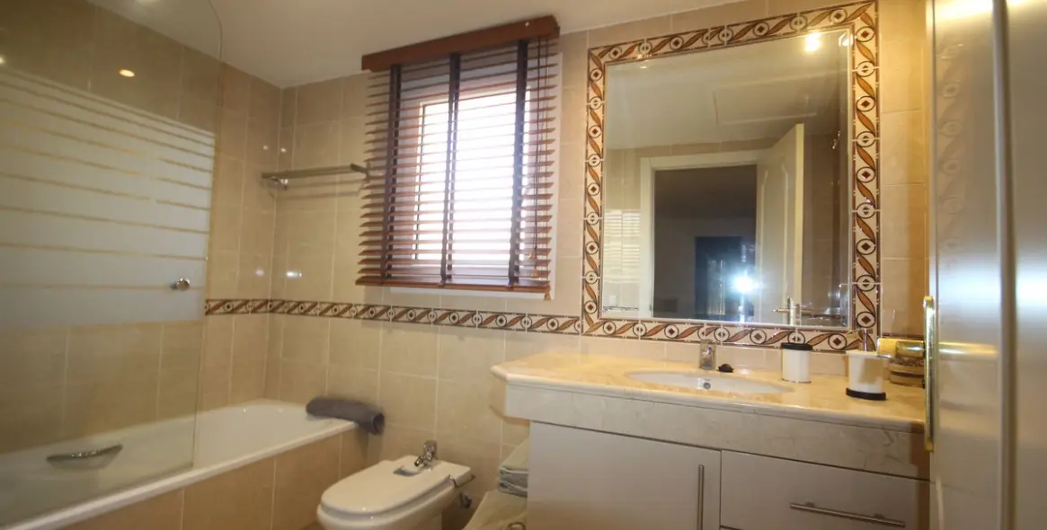 Продажа дома на две семьи в Riviera del Sol 26