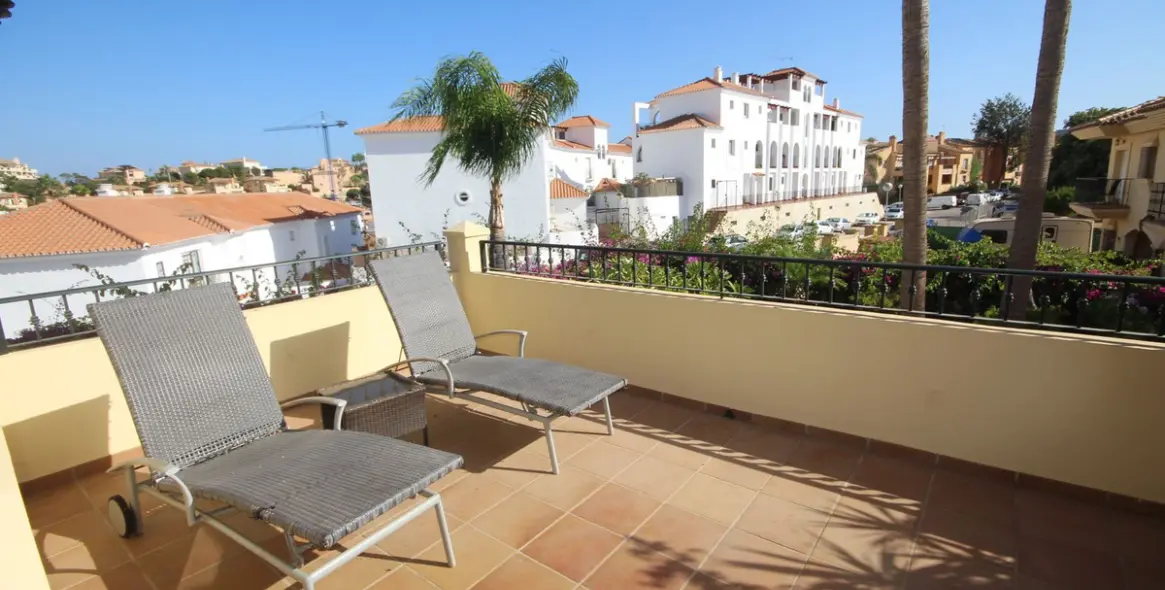 Продажа дома на две семьи в Riviera del Sol 32