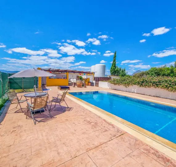 Venta de finca - cortijo en Casares