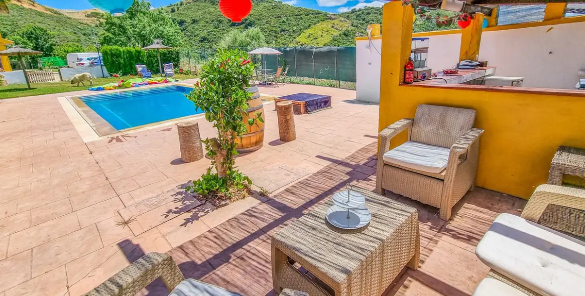 Venta de finca - cortijo en Casares 2