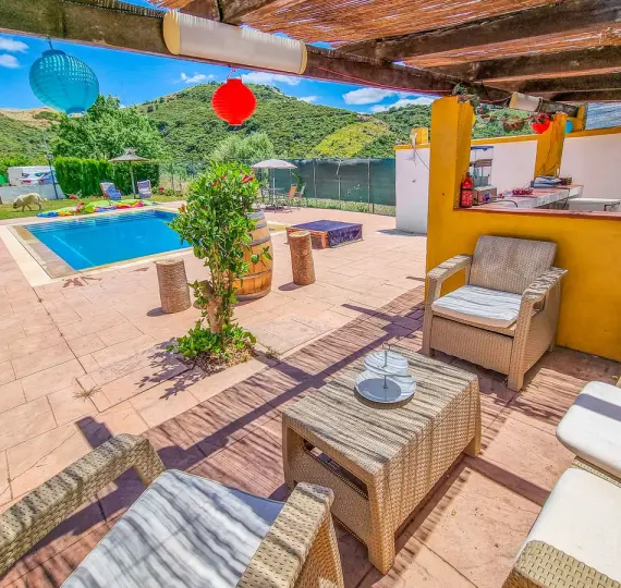 Venta de finca - cortijo en Casares