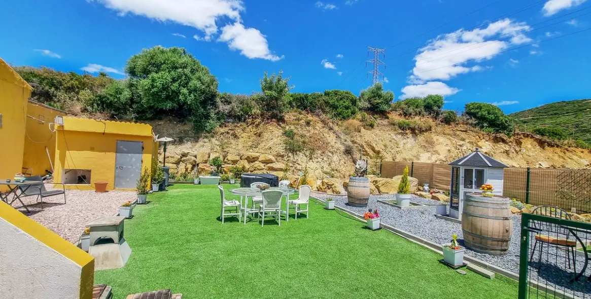 Venta de finca - cortijo en Casares 11