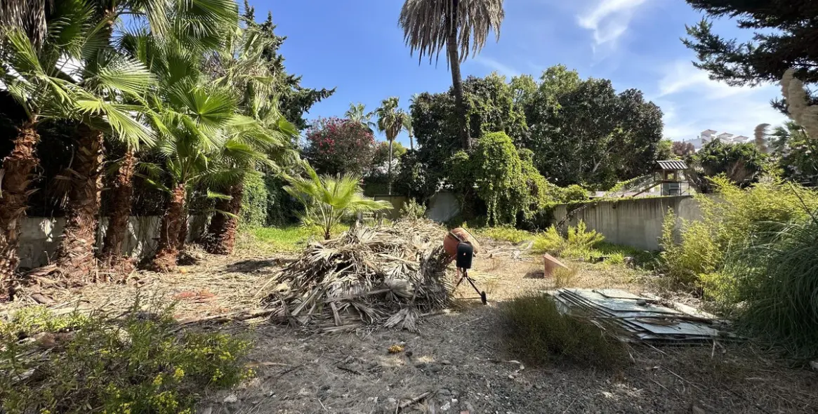 Продажа  жилого участка в Nueva Andalucía 4