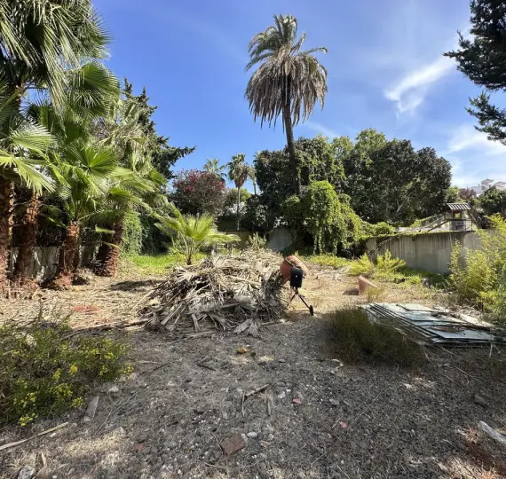 Venta de parcela residencial en Nueva Andalucía