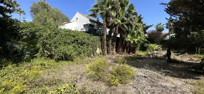 Venta de parcela residencial en Nueva Andalucía 4