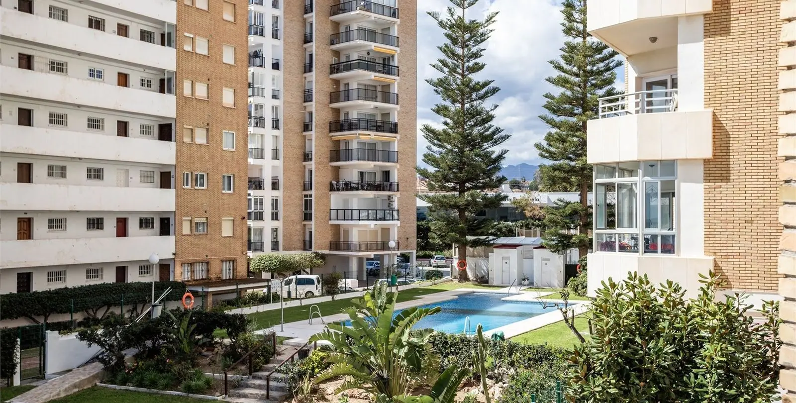 Sale of ground floor apartment in Los Boliches 25
