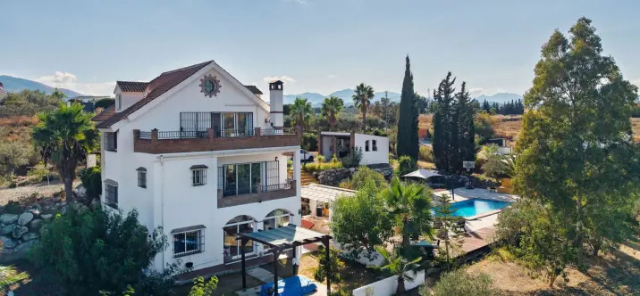 Venta de villa independiente en Alhaurín el Grande 0
