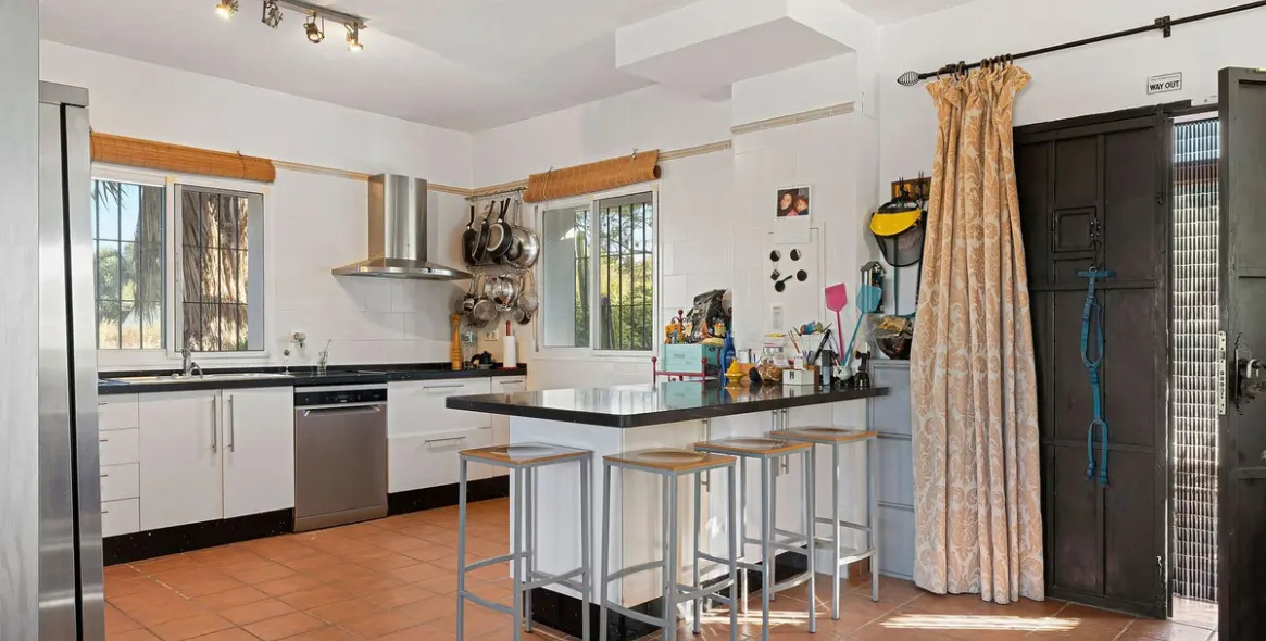 Продажа  отдельно стоящей виллы в Alhaurín el Grande 15