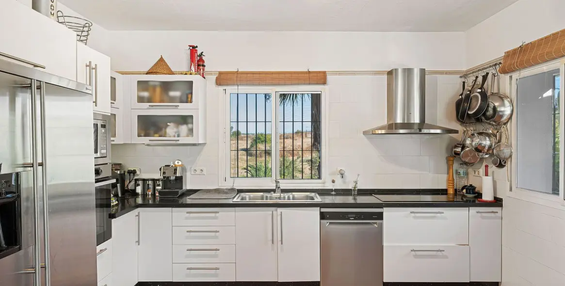 Продажа  отдельно стоящей виллы в Alhaurín el Grande 16