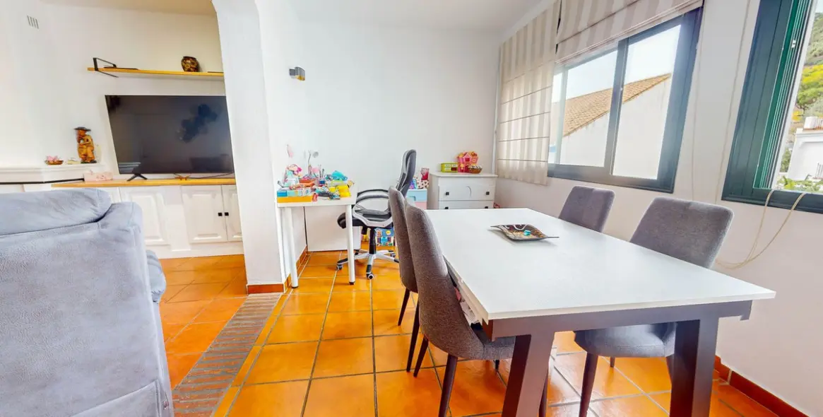 Продажа дома на две семьи в Benahavís 4