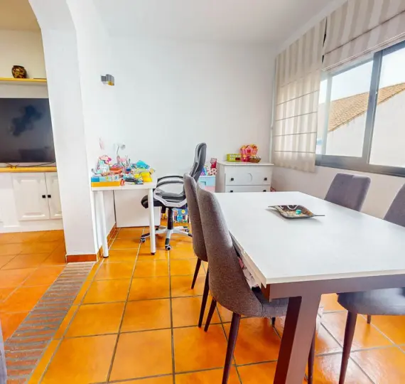 Продажа дома на две семьи в Benahavís