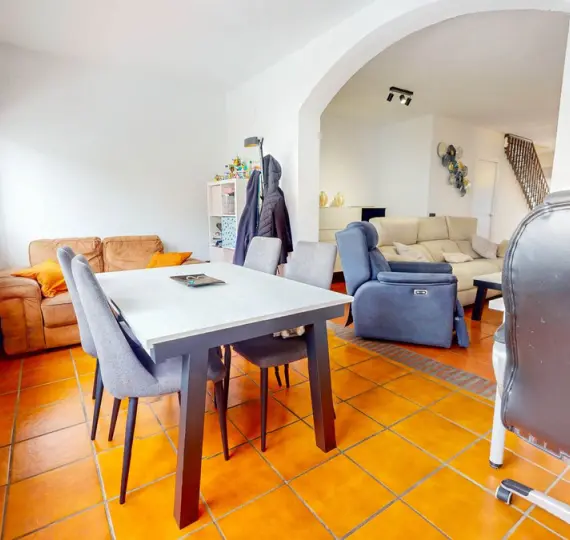 Продажа дома на две семьи в Benahavís