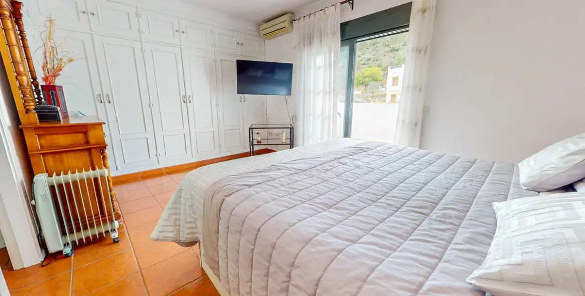 Продажа дома на две семьи в Benahavís 9