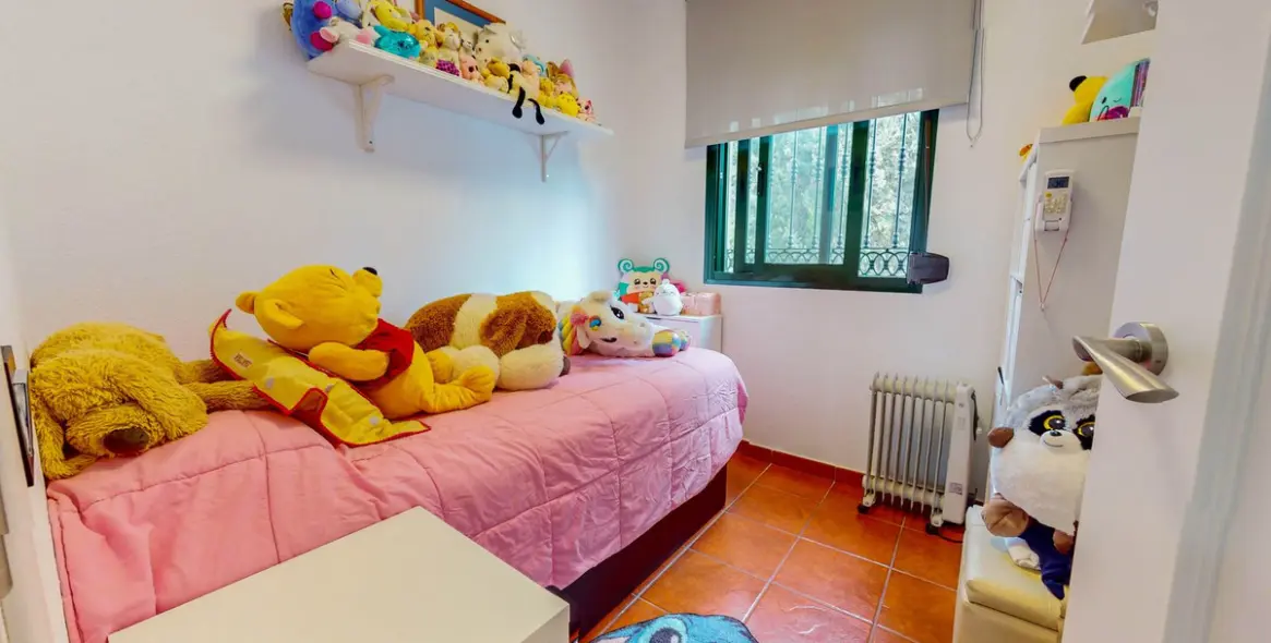 Продажа дома на две семьи в Benahavís 16