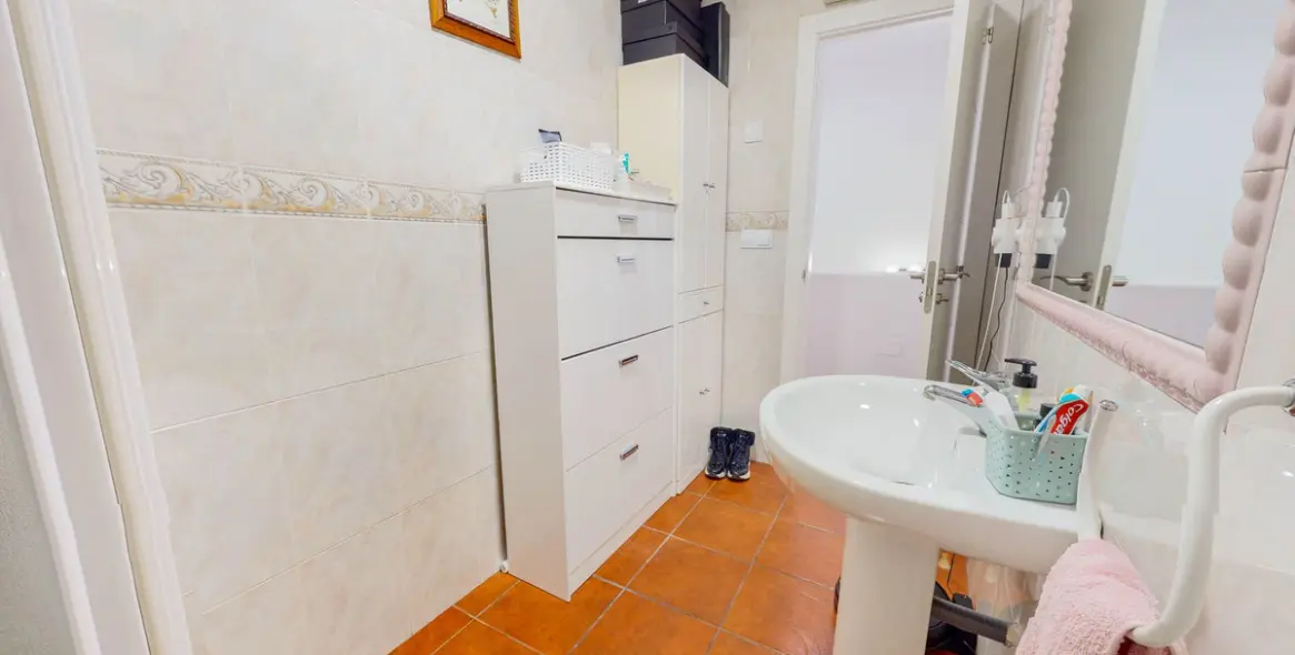 Продажа дома на две семьи в Benahavís 18