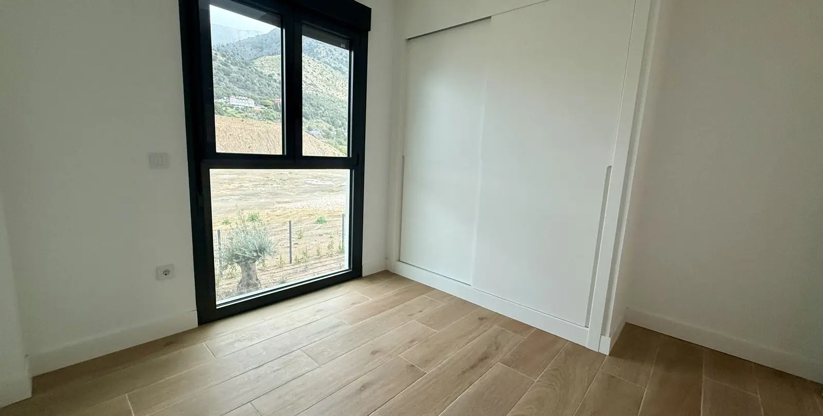 Sale of middle floor apartment in Fuengirola 13