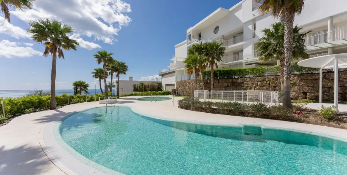 Продажа апартаментов на среднем этаже в Higueron 1