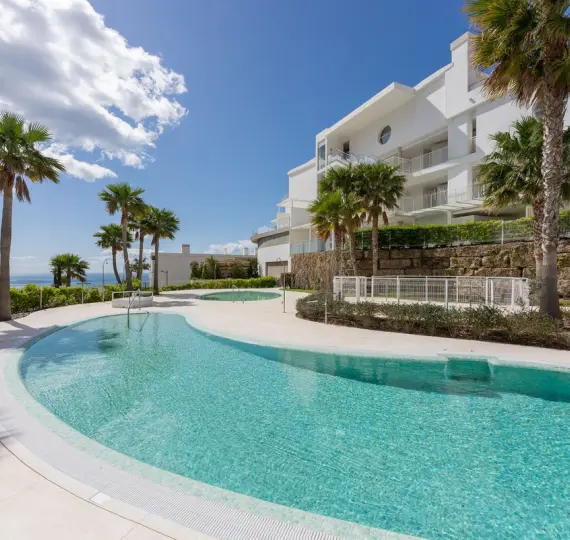 Продажа апартаментов на среднем этаже в Higueron